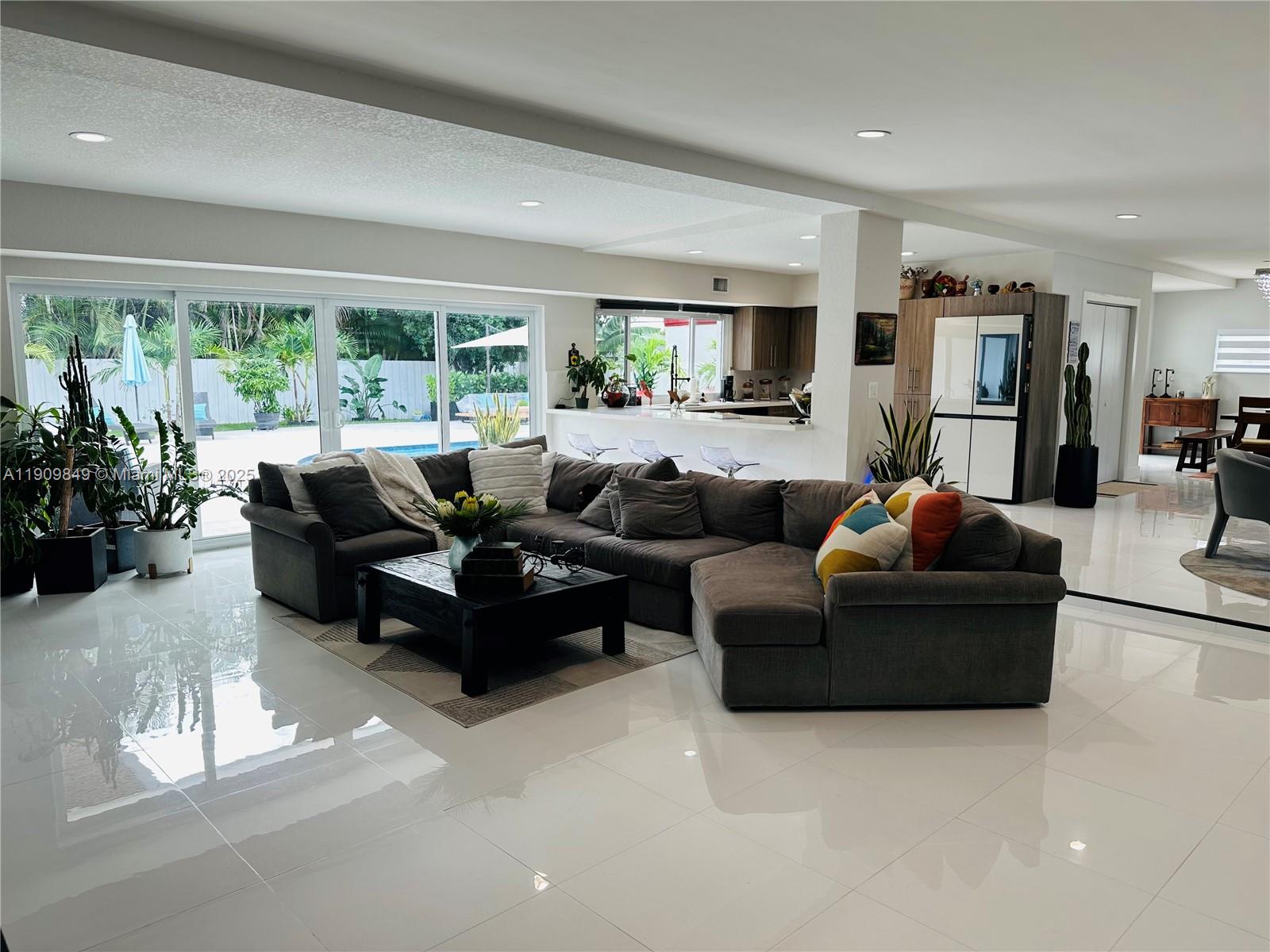 SKY LAKE - Residential