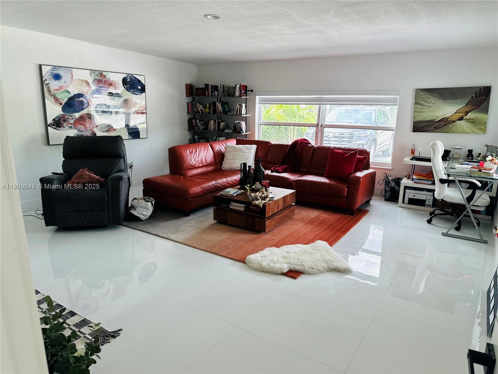 SKY LAKE - Residential