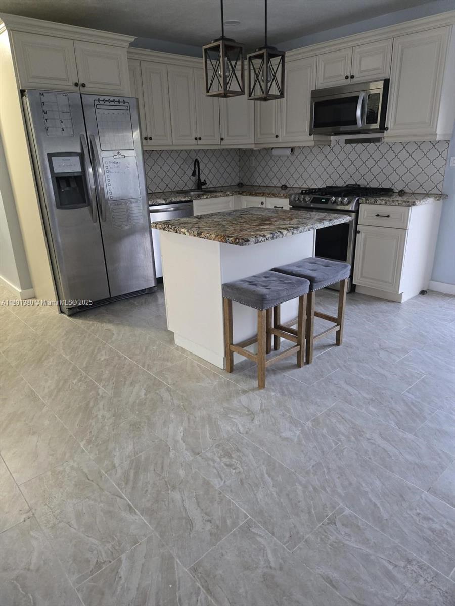 CUTLER RIDGE SEC 3 - Residential