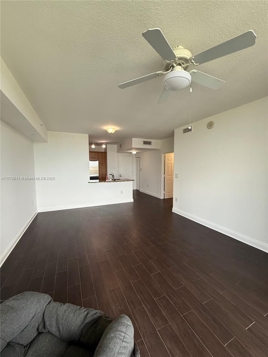 VERANDA CONDO - Residential