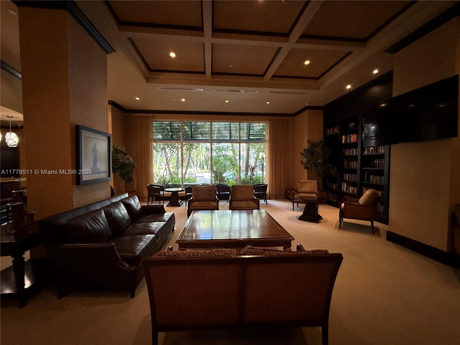 VERANDA CONDO - Residential