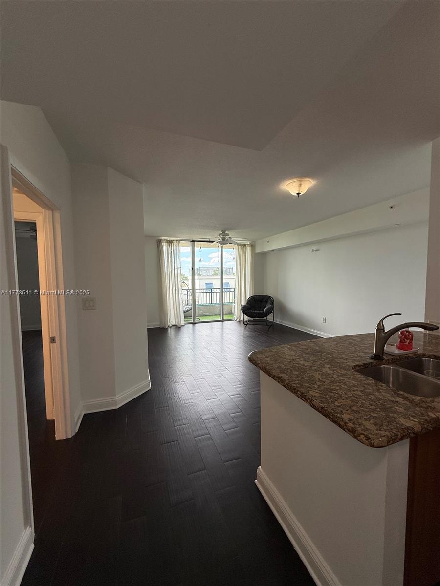 VERANDA CONDO - Residential