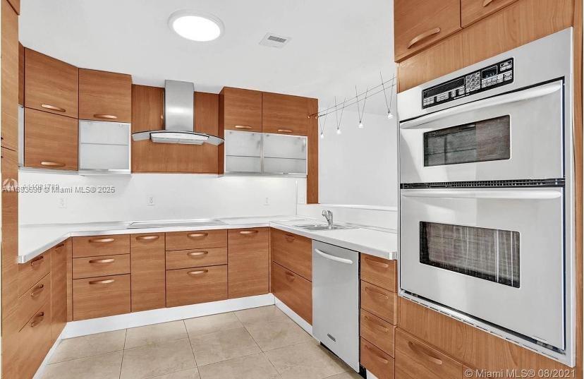 MARINER VILLAGE TH CONDO - Residential Lease