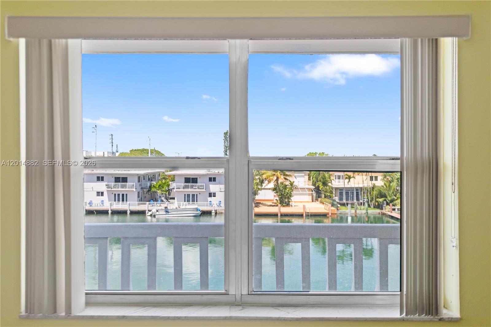 COLONNADE BAY CONDO - Residential