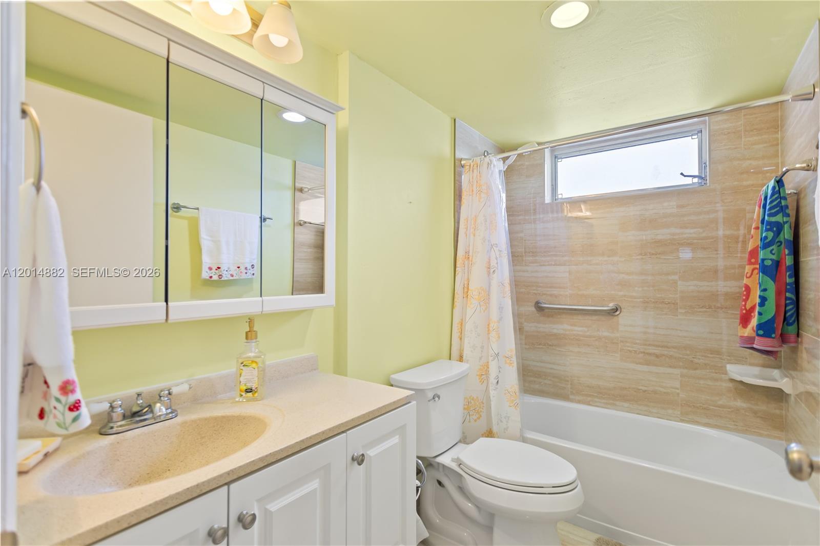 COLONNADE BAY CONDO - Residential