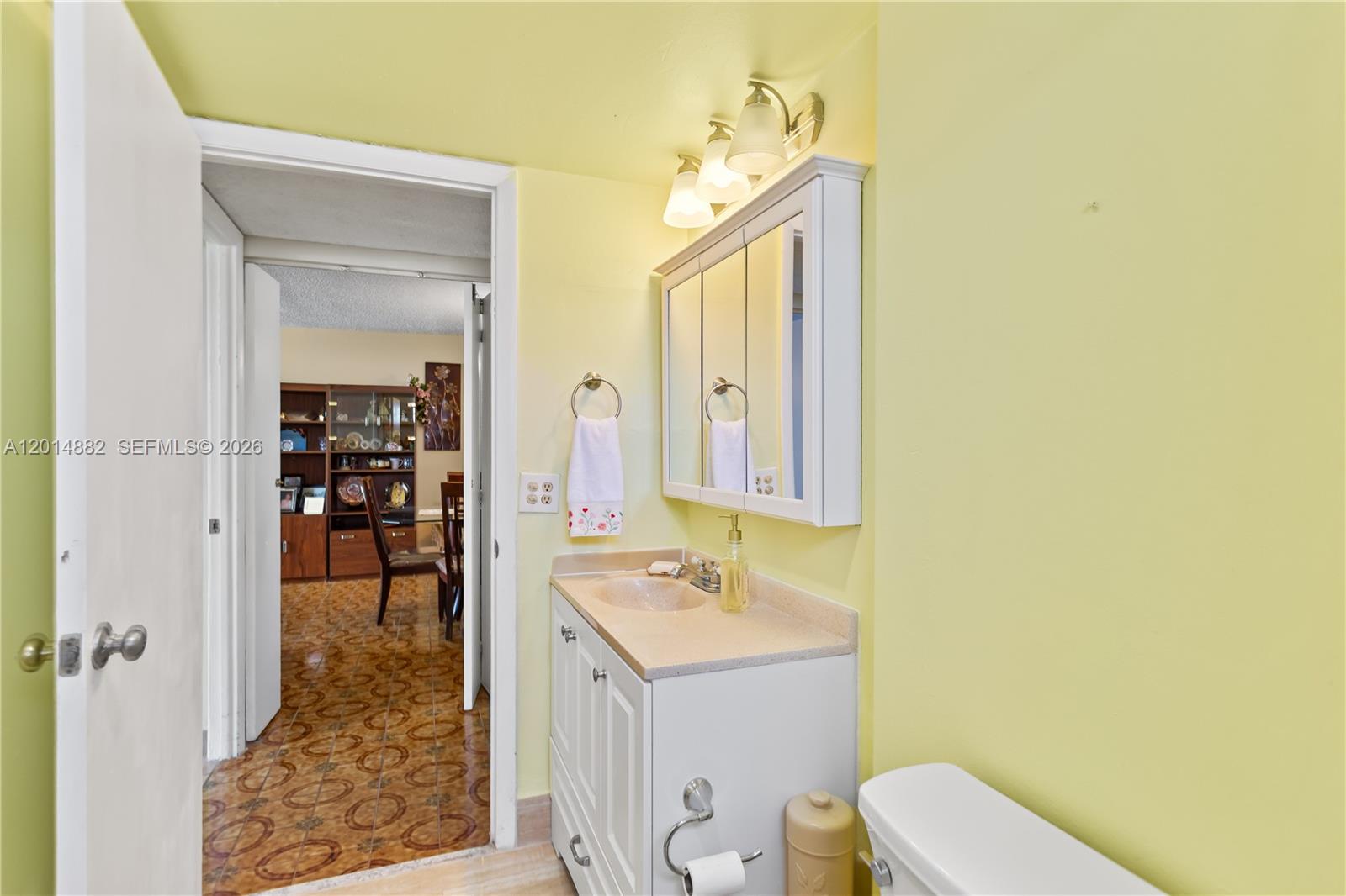 COLONNADE BAY CONDO - Residential