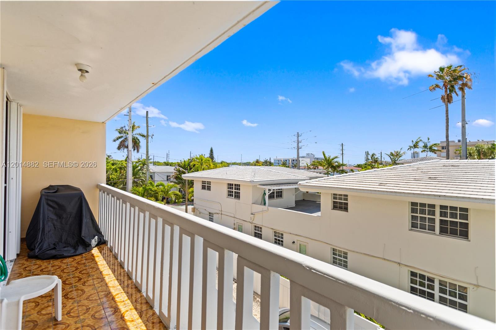 COLONNADE BAY CONDO - Residential