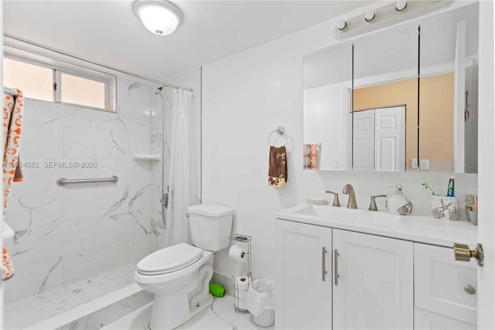 COLONNADE BAY CONDO - Residential