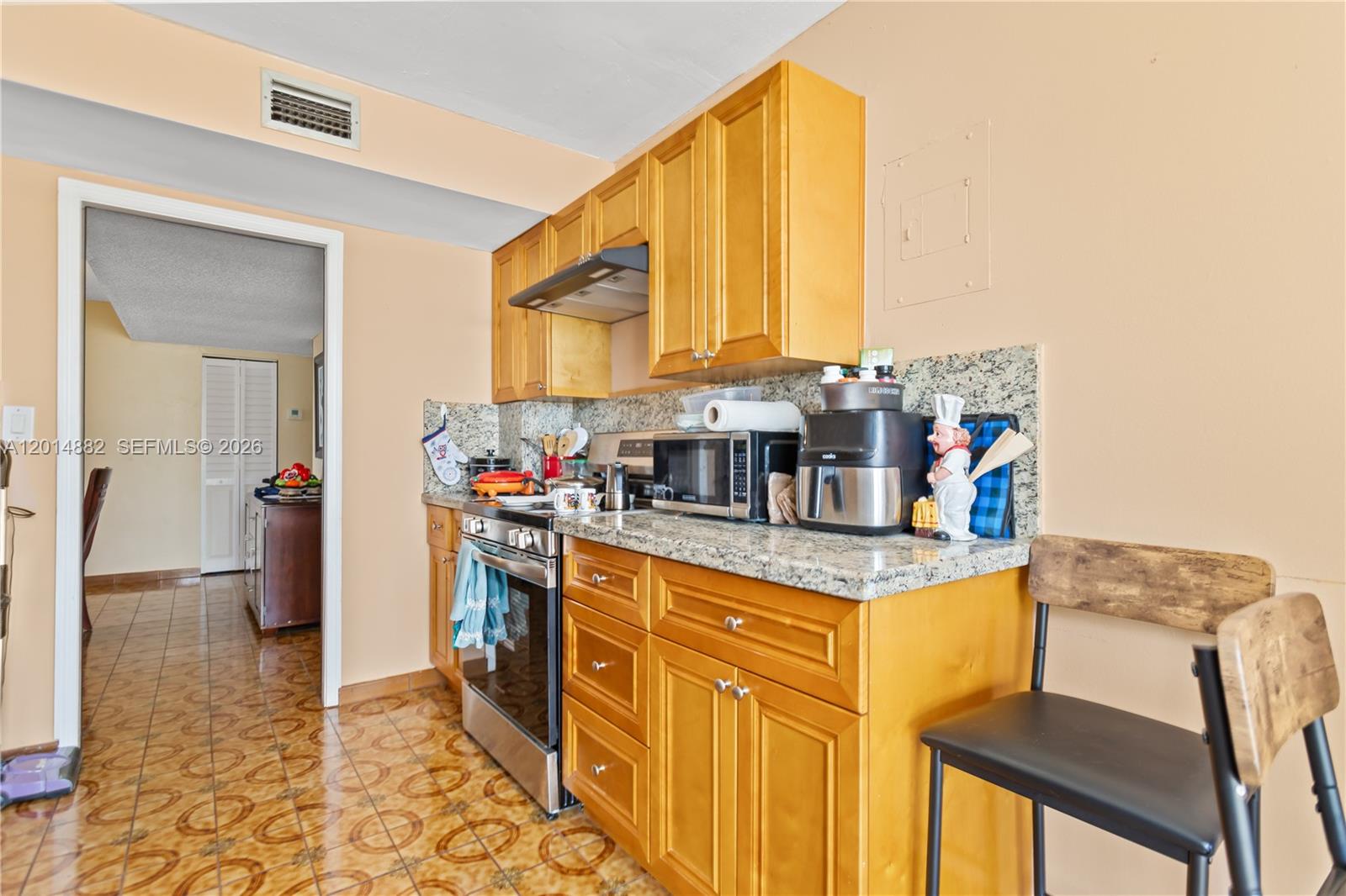 COLONNADE BAY CONDO - Residential