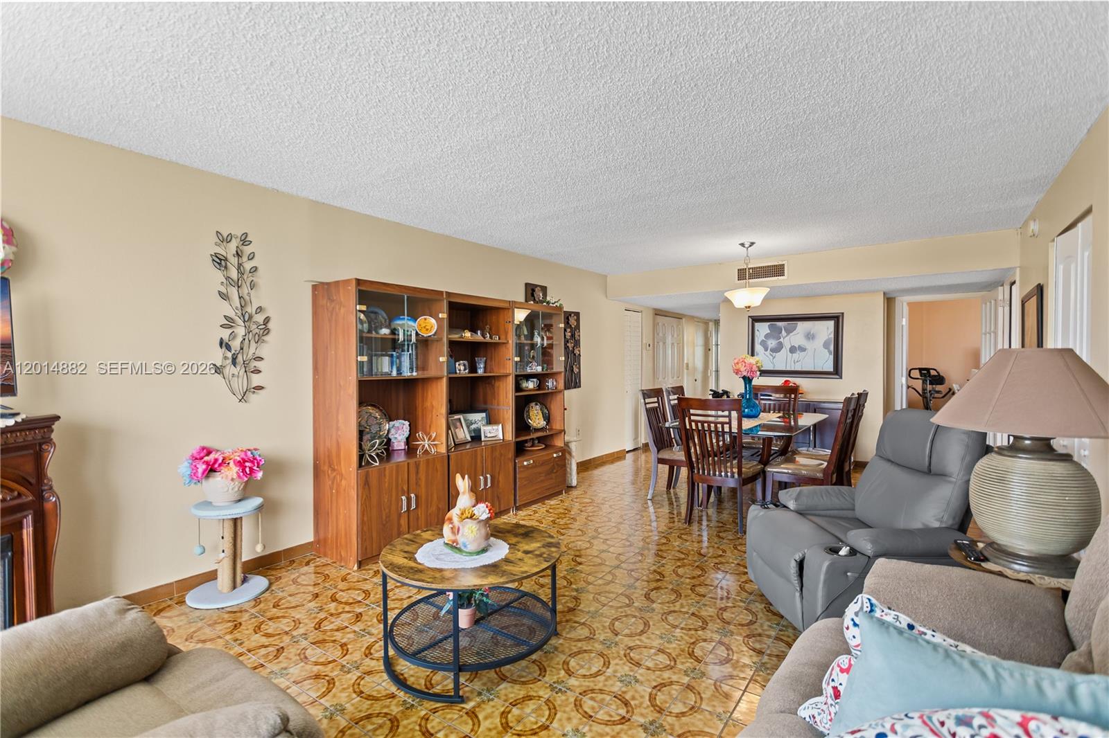 COLONNADE BAY CONDO - Residential