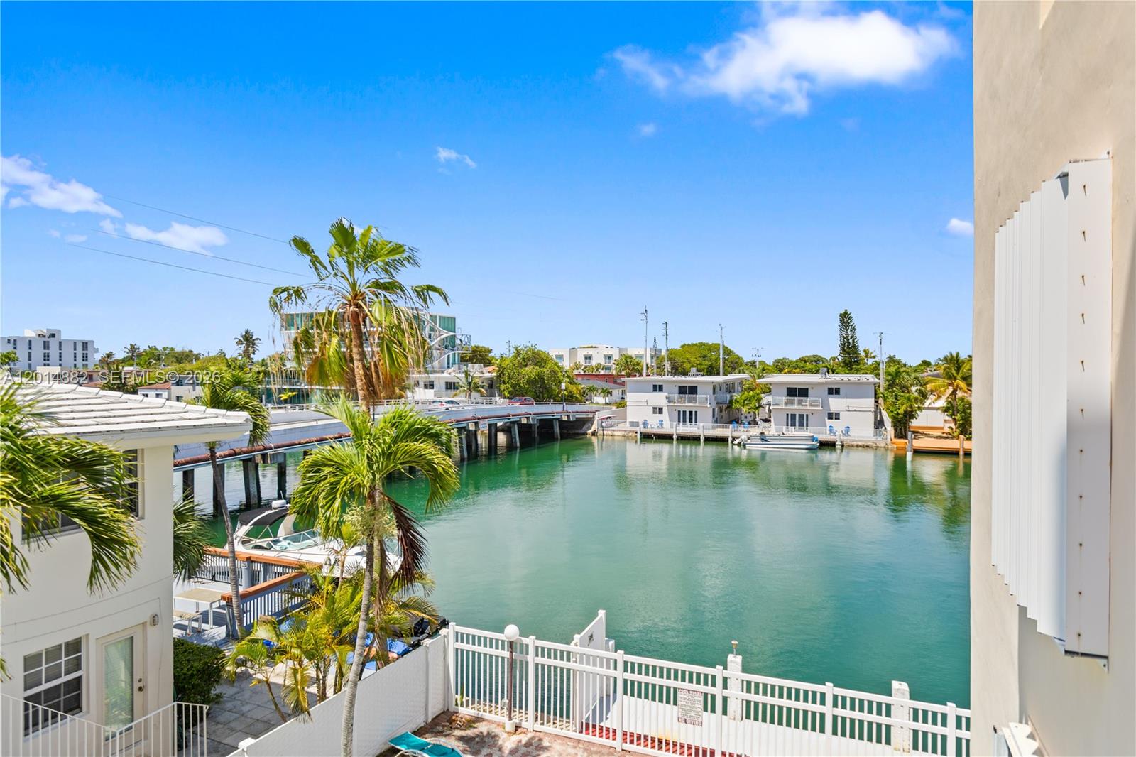 COLONNADE BAY CONDO - Residential