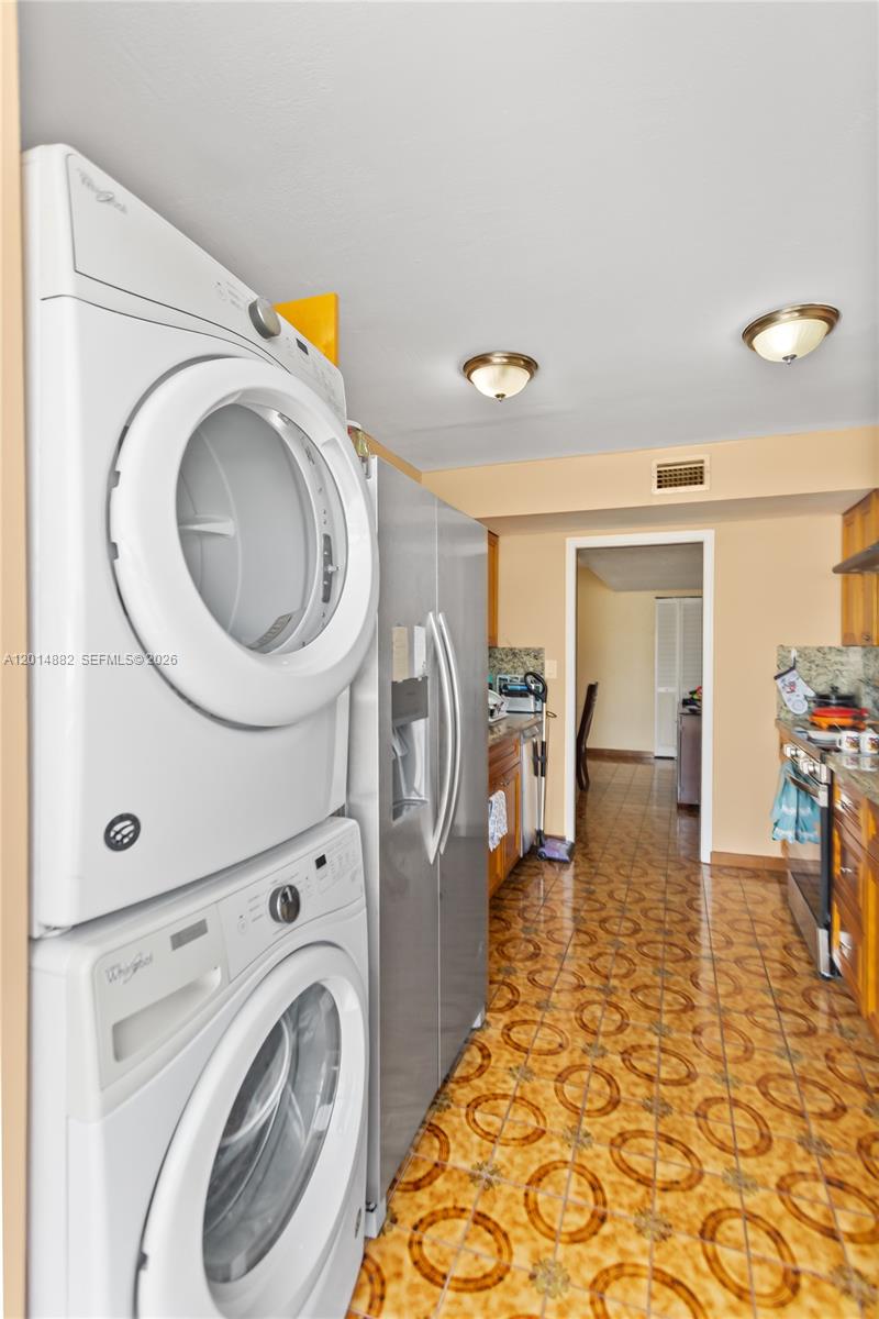COLONNADE BAY CONDO - Residential