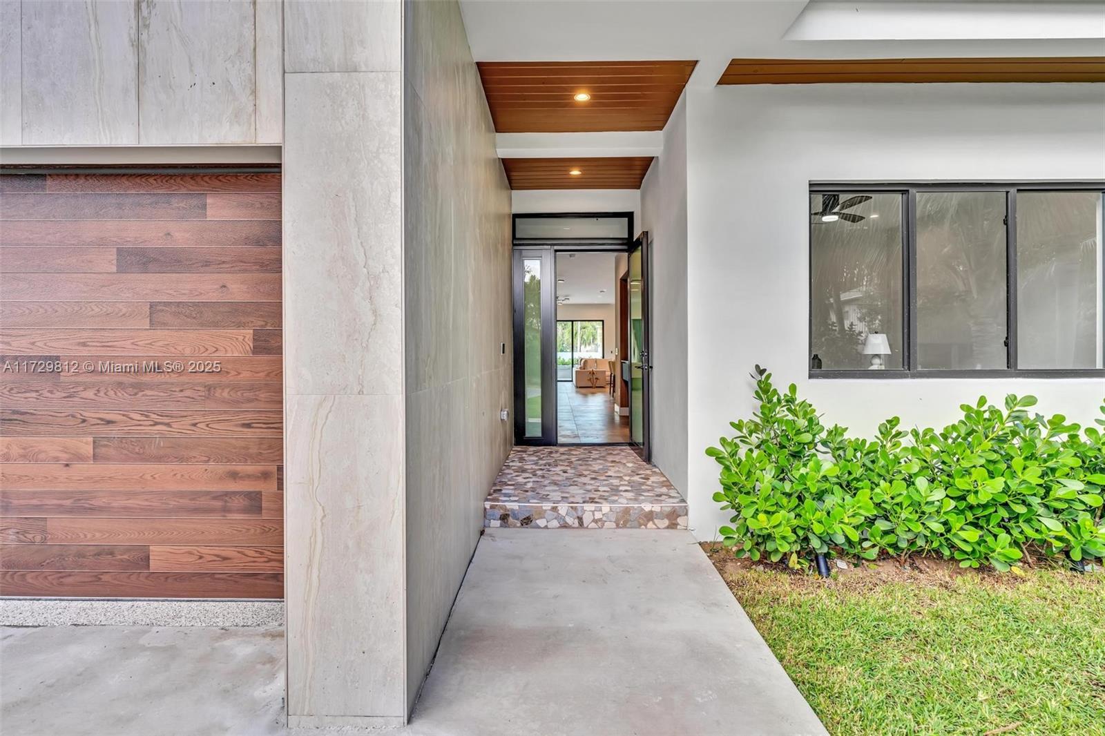 LAUDERDALE BEACH - Residential