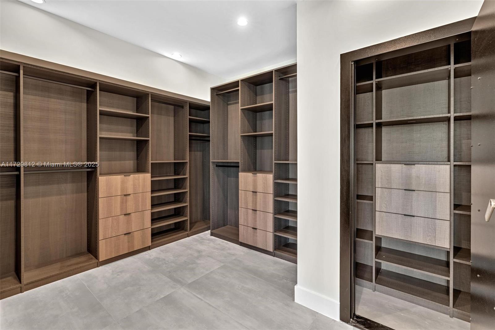 LAUDERDALE BEACH - Residential