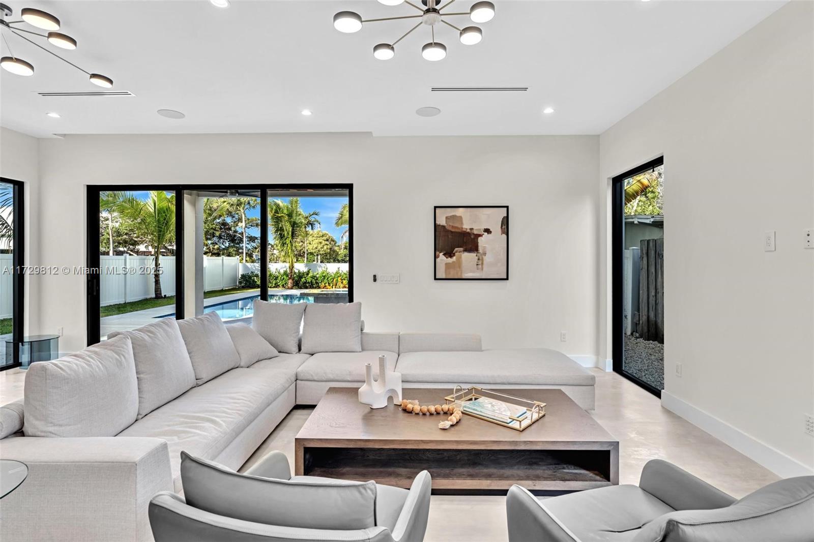 LAUDERDALE BEACH - Residential