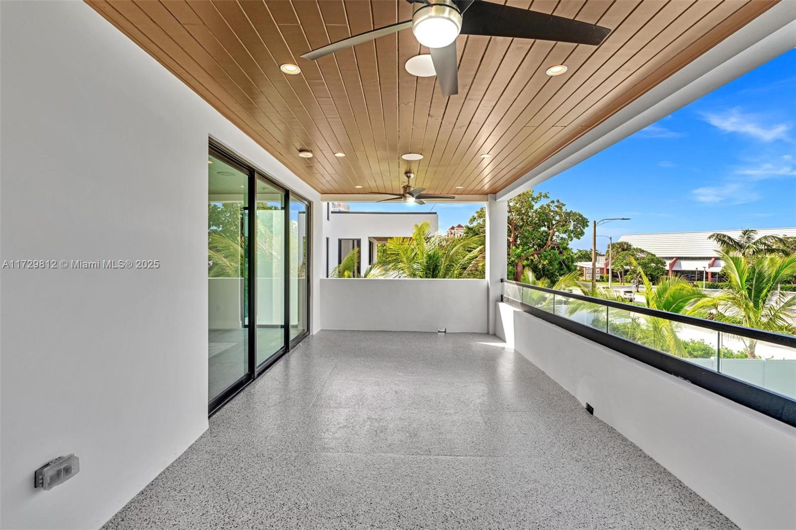 LAUDERDALE BEACH - Residential