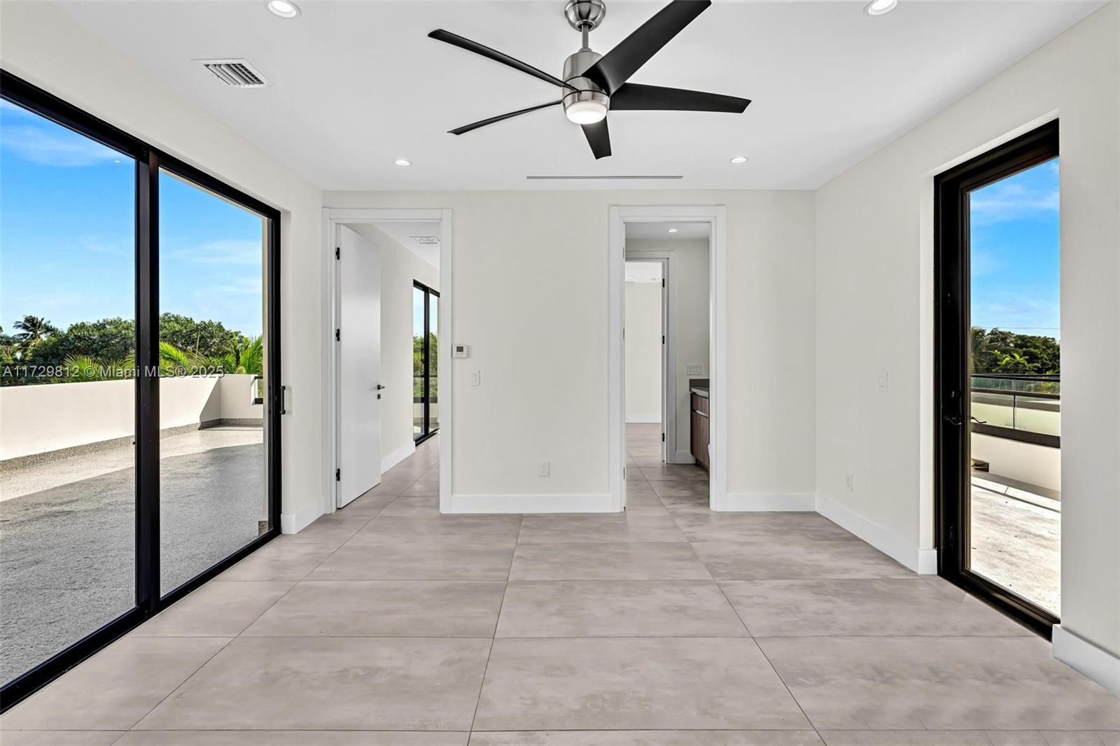 LAUDERDALE BEACH - Residential