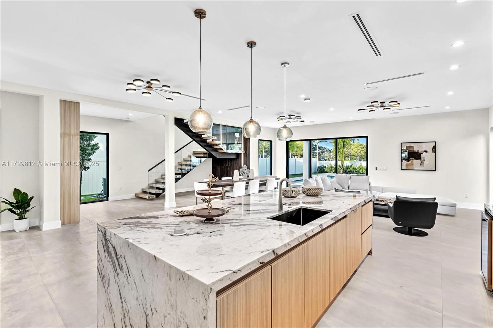 LAUDERDALE BEACH - Residential