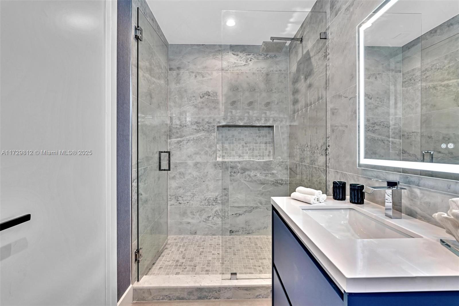 LAUDERDALE BEACH - Residential