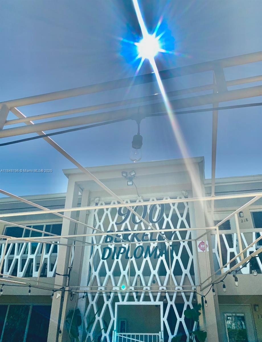 BERKELEY DIPLOMAT CO-OP - Residential