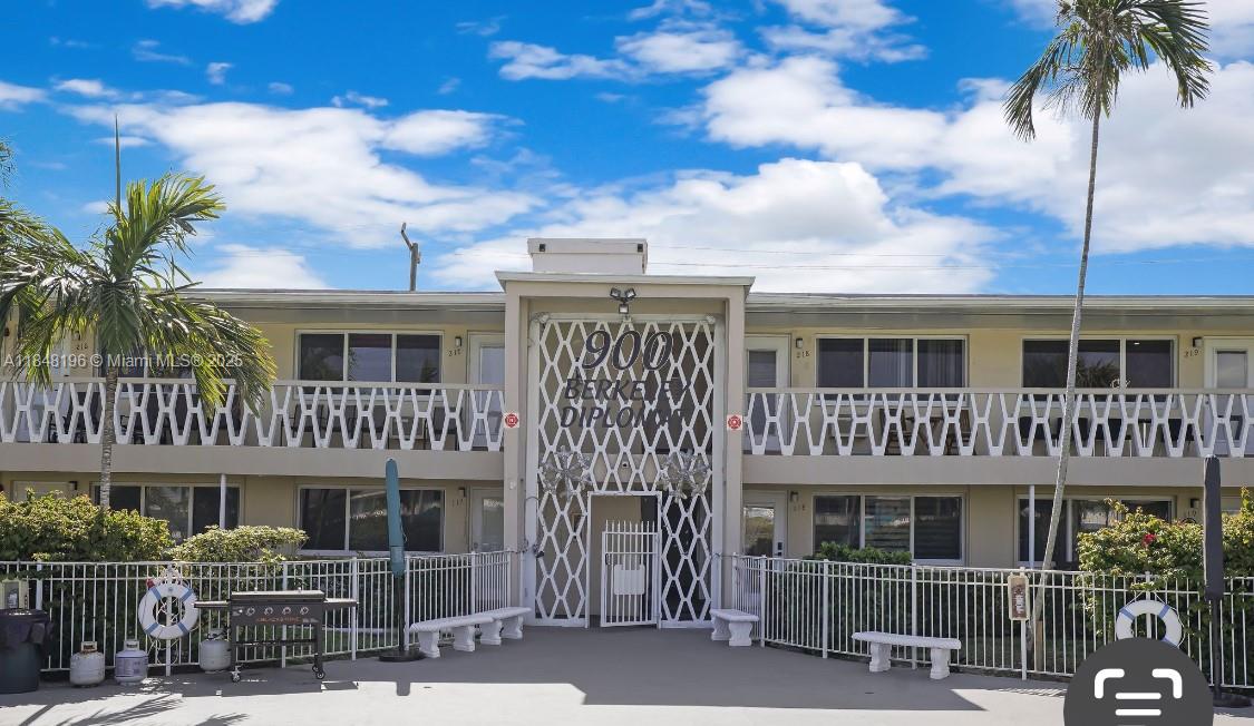 BERKELEY DIPLOMAT CO-OP - Residential