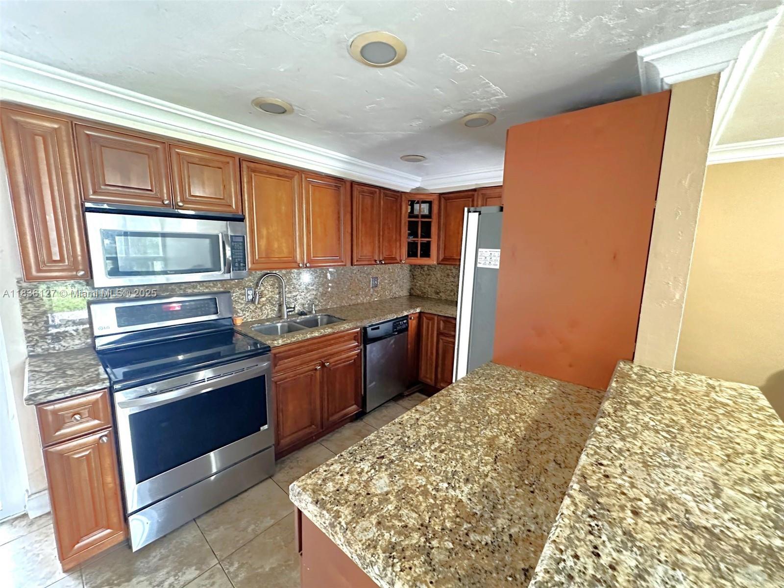 6707 Brookline Dr 6707