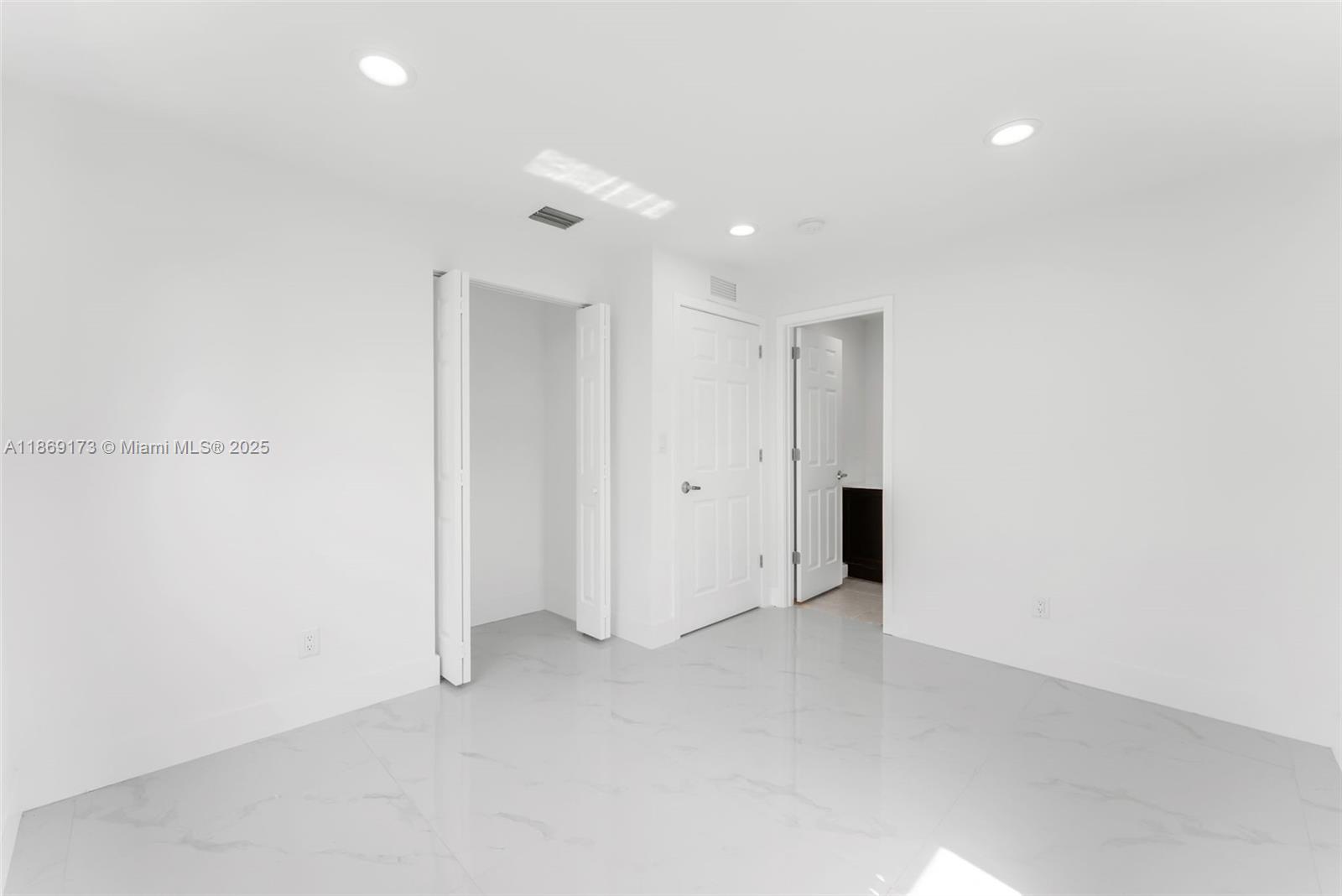 BROADVIEW PARK - Residential Lease