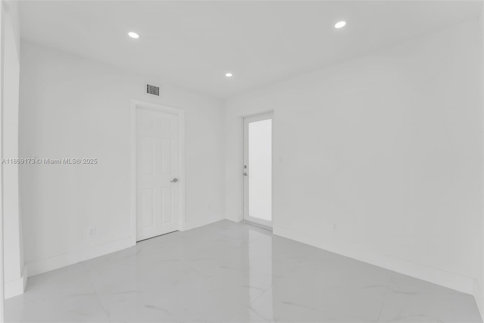 BROADVIEW PARK - Residential Lease