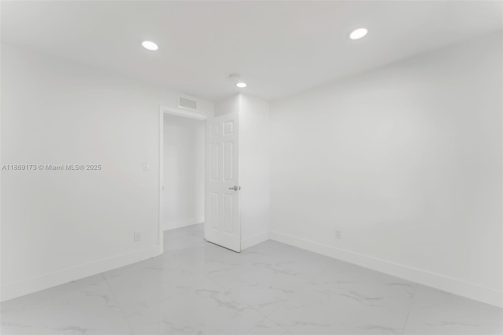 BROADVIEW PARK - Residential Lease