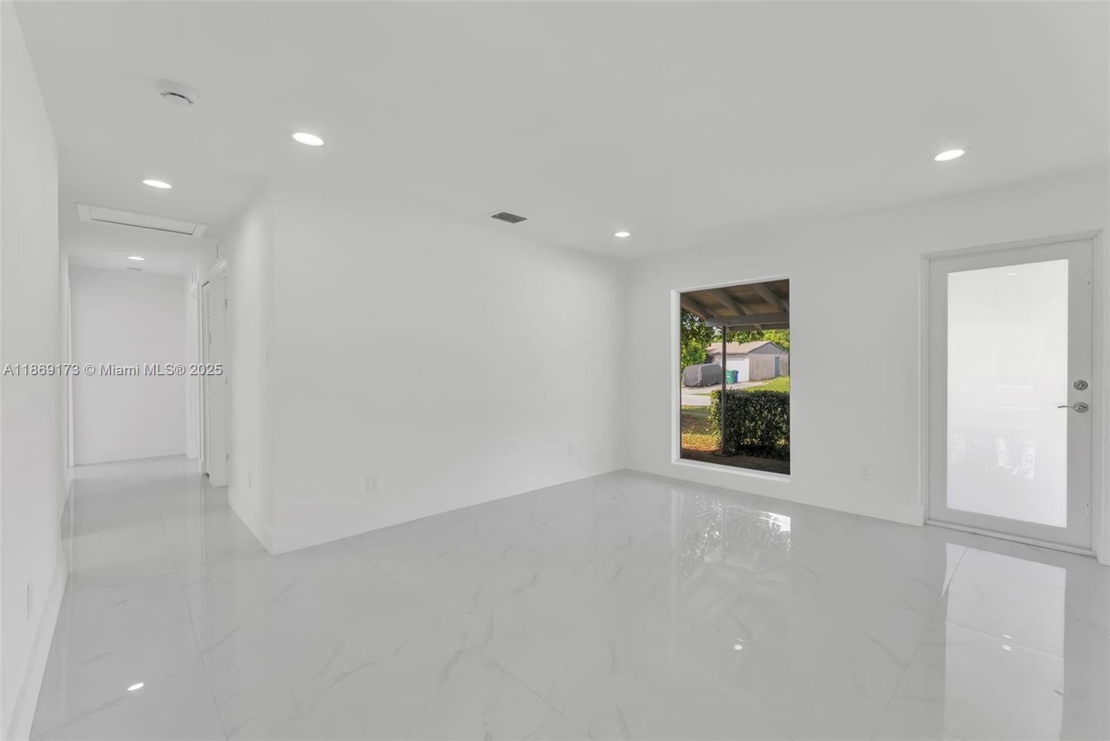 1390 SW 50th Ave