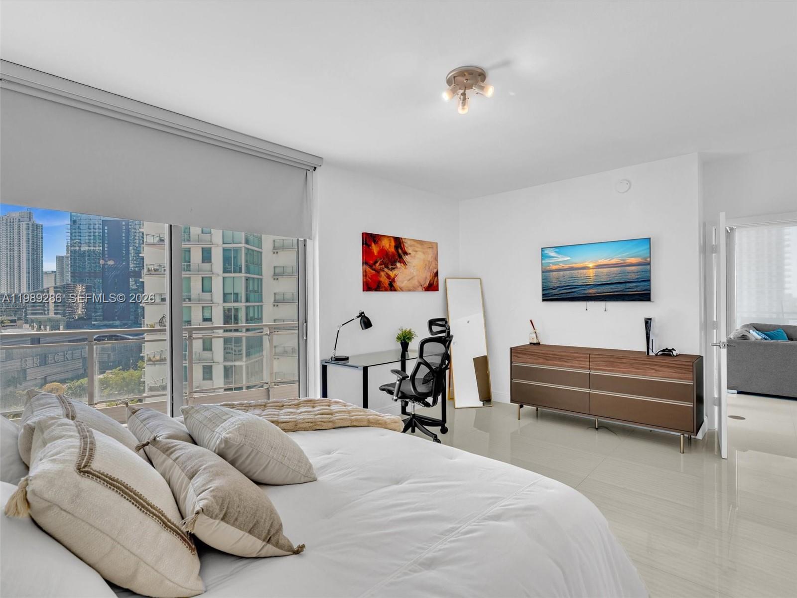 IVY CONDO - Residential