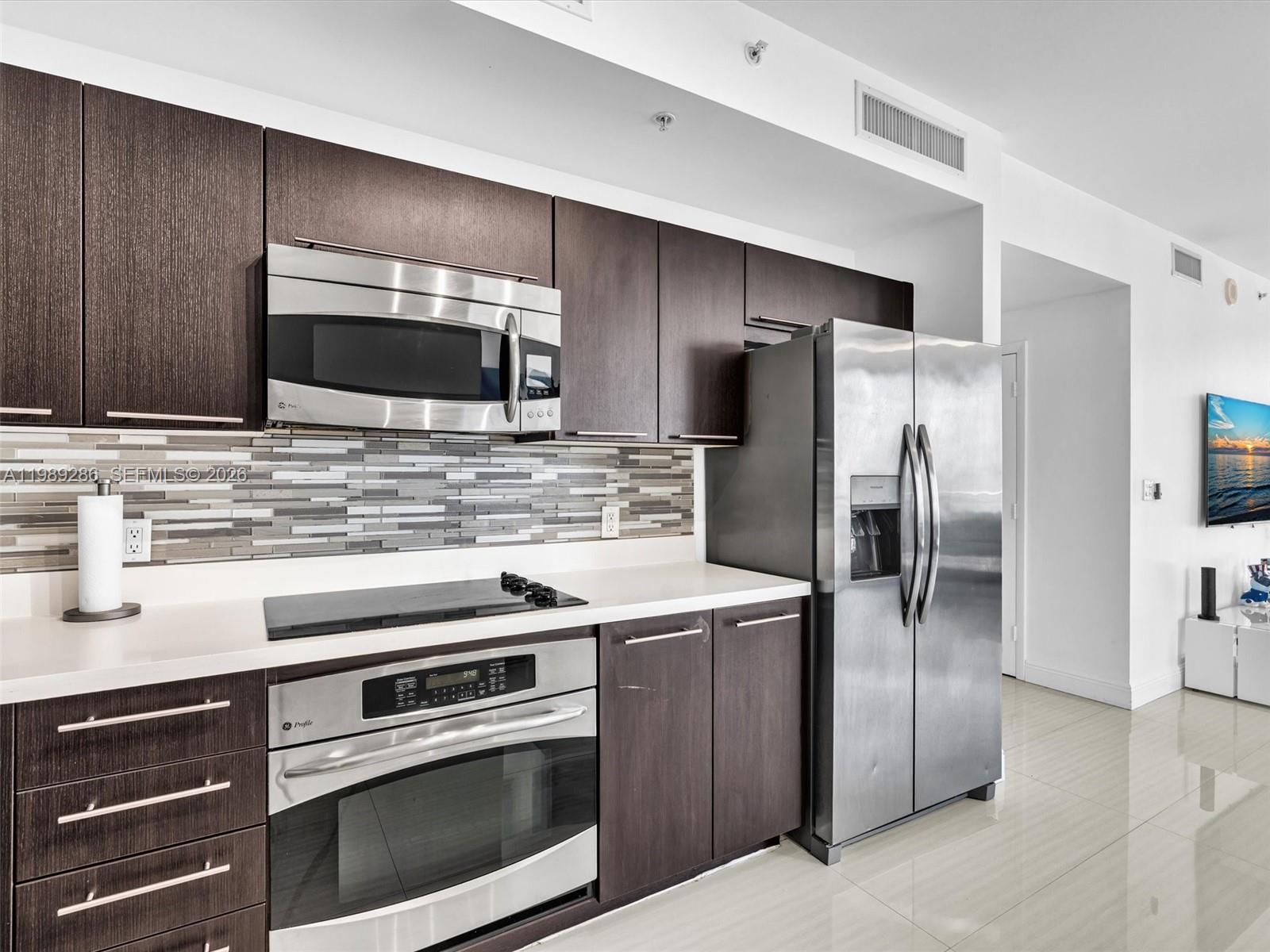 IVY CONDO - Residential