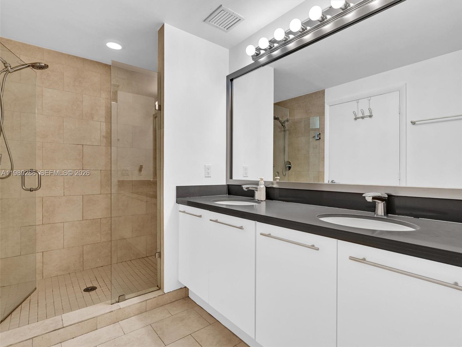 IVY CONDO - Residential