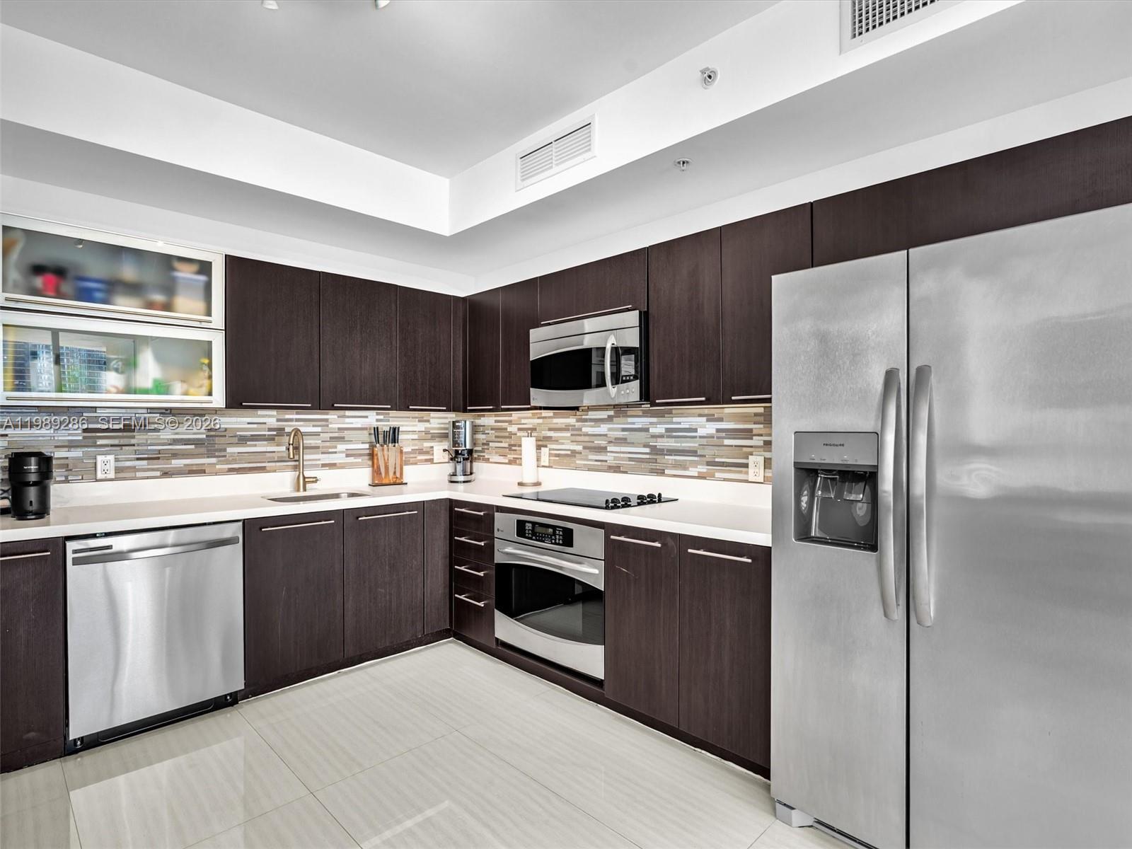 IVY CONDO - Residential