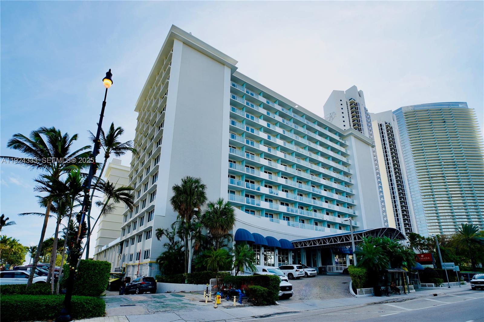 THE AVENTURA BEACH CLUB C - Residential