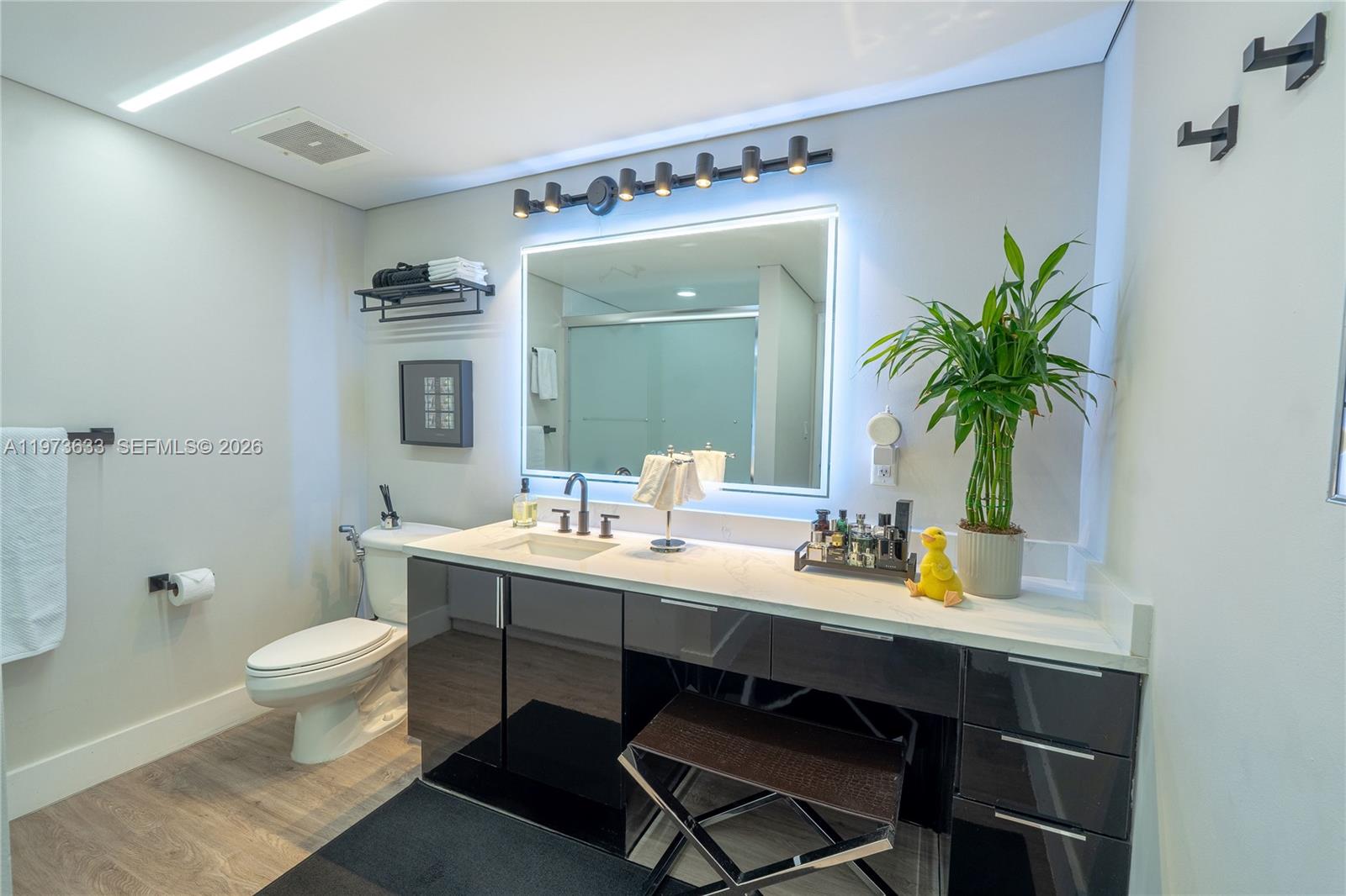 TURNBERRY ON THE GREEN CO - Residential