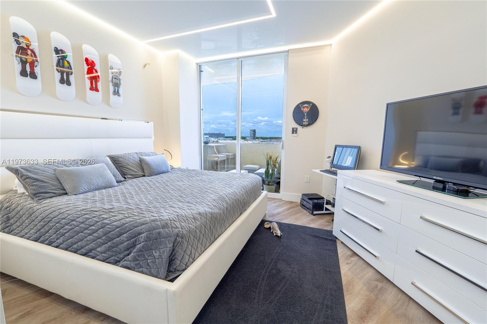 TURNBERRY ON THE GREEN CO - Residential