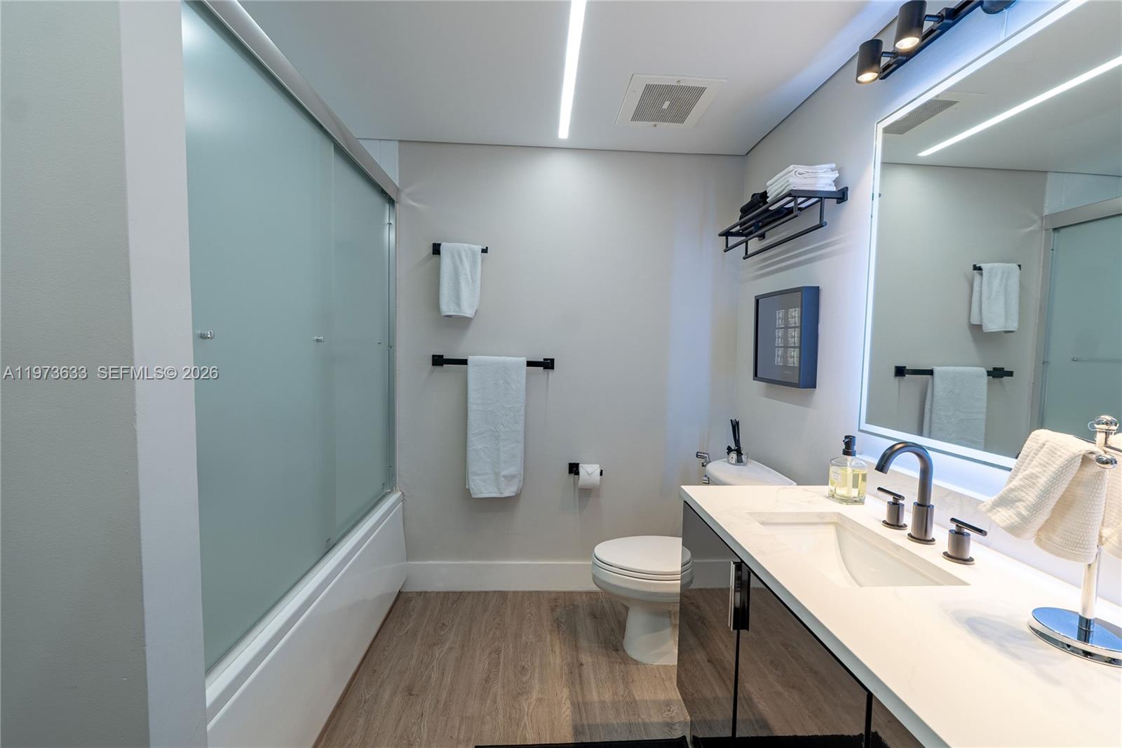 TURNBERRY ON THE GREEN CO - Residential