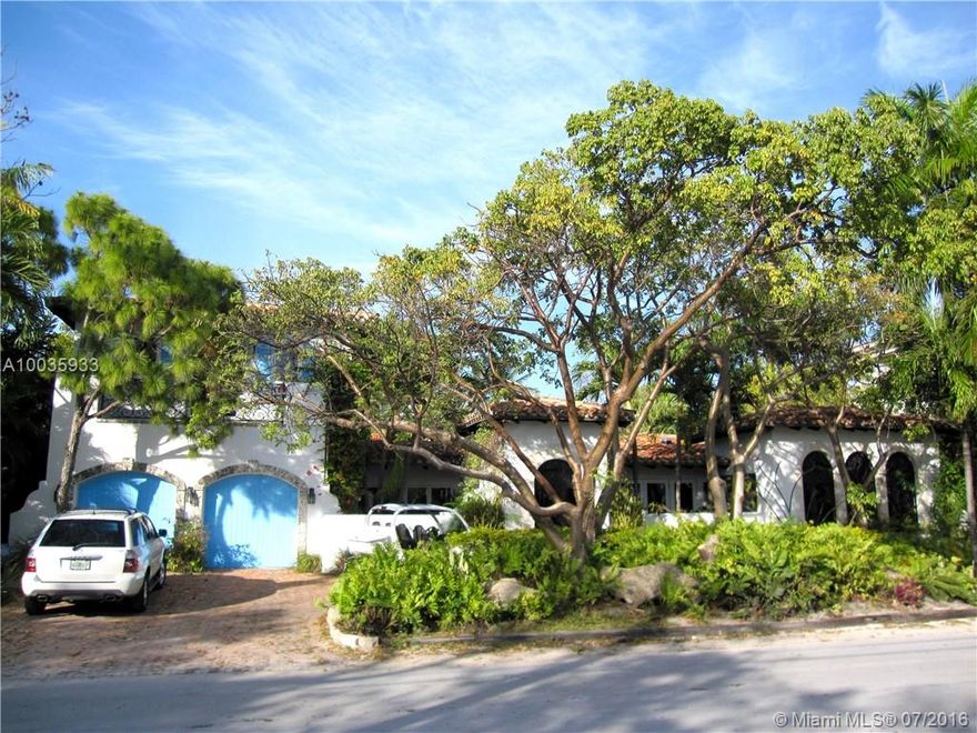 STUNNING MEDITERRANEAN VILLA ON EXCLUSIVE MASHTA ISLAND FOR SALE. 3600 SQ FT. 5 BEDROOMS/5 BATHROOMS WITH SEPARATE GUEST HOUSE. BEAUTIFUL LARGE RECEPTION ROOMS OPENING TO OVERSIZED POOL. FAMILY STYLE KITCHEN, GAS STOVE, SUBZERO FRIDGE, OPEN TO DINING AREA AND DEN.PERFECT FOR ENTERTAINING. BREATHTAKING MASTER BEDROOM AND BATH WITH PRIVATE BALCONIES. HUGE 2 CAR GARAGE PLUS CIRCULAR DRIVEWAY. ENJOY THIS FAMILY ISLAND RETREAT. CLOSE TO SCHOOLS & SHOPS. BEACH CLUB MEMBERSHIP.