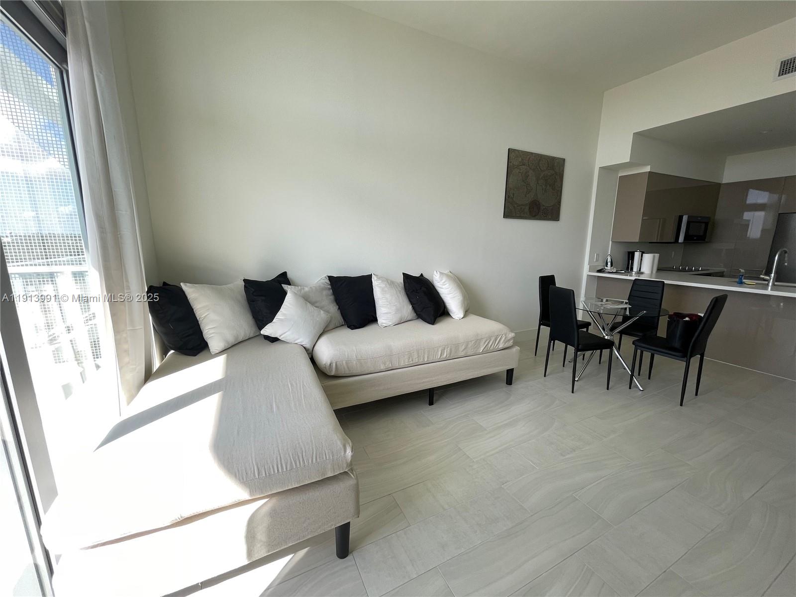 METROPICA - Residential Lease