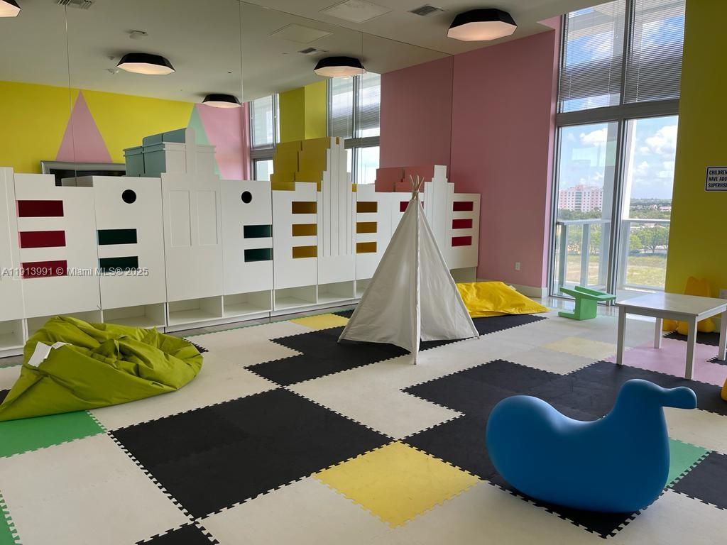 METROPICA - Residential Lease