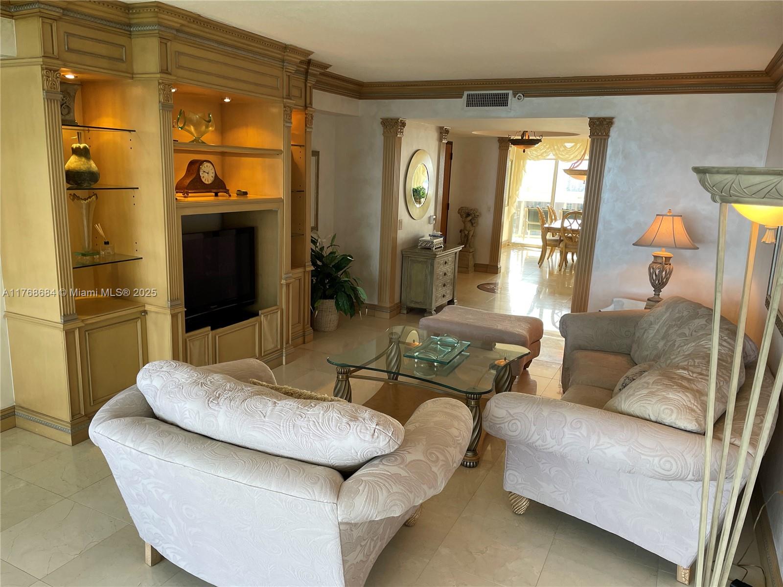 THE PINNACLE CONDO - Residential Lease