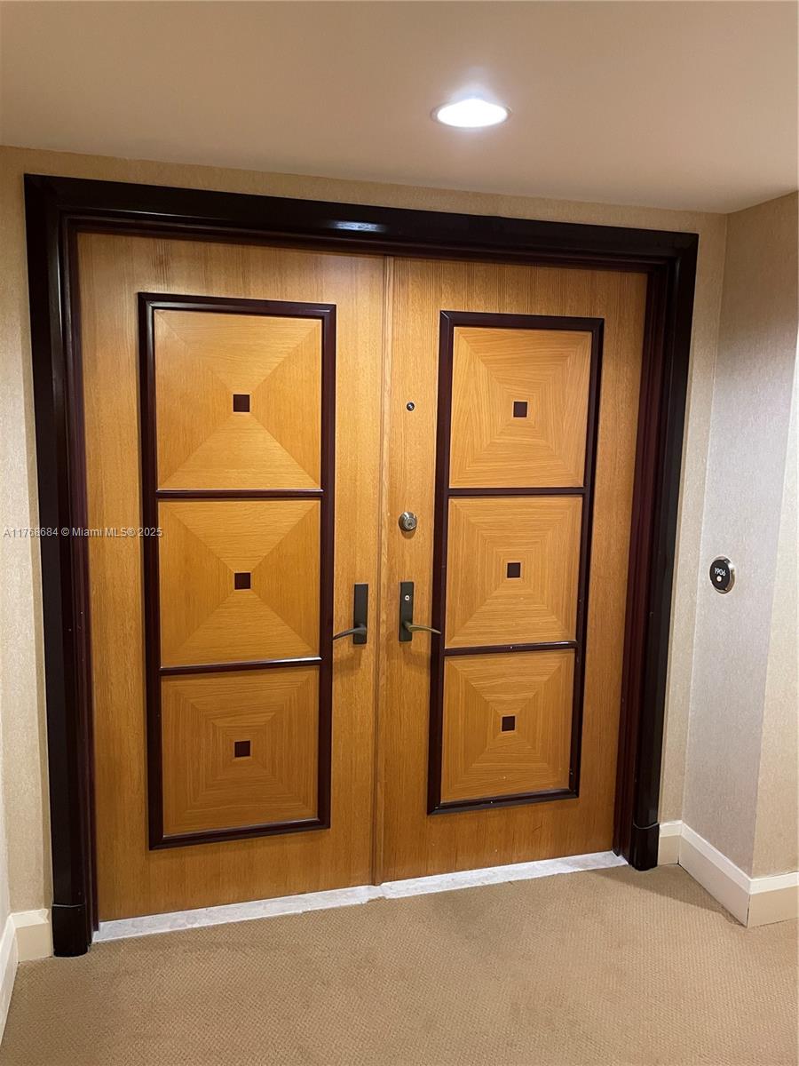 THE PINNACLE CONDO - Residential Lease