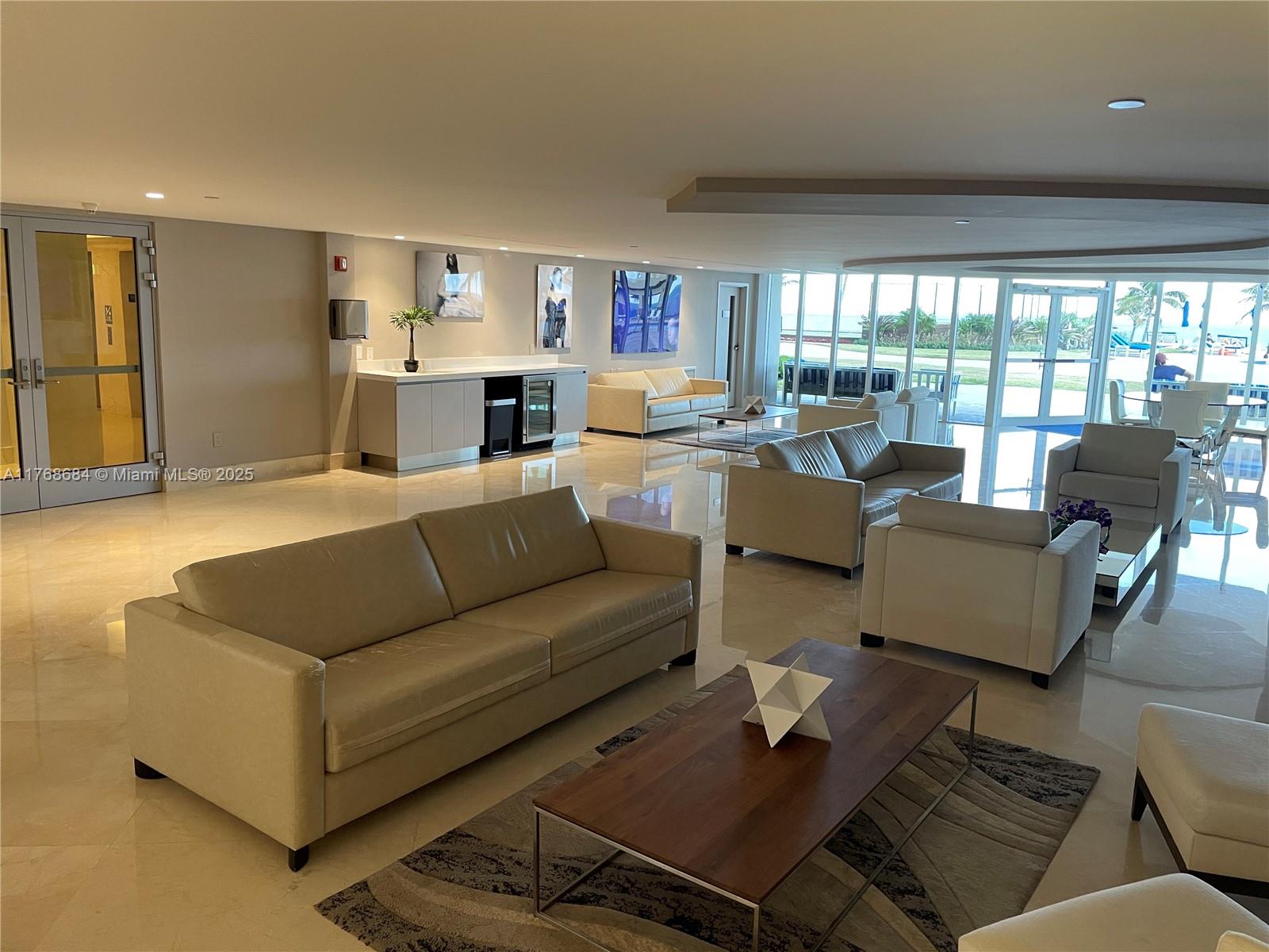 THE PINNACLE CONDO - Residential Lease