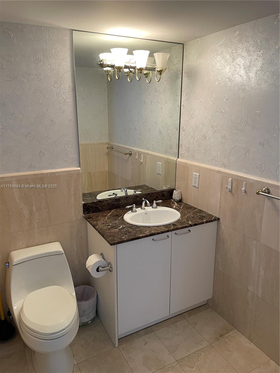 THE PINNACLE CONDO - Residential Lease