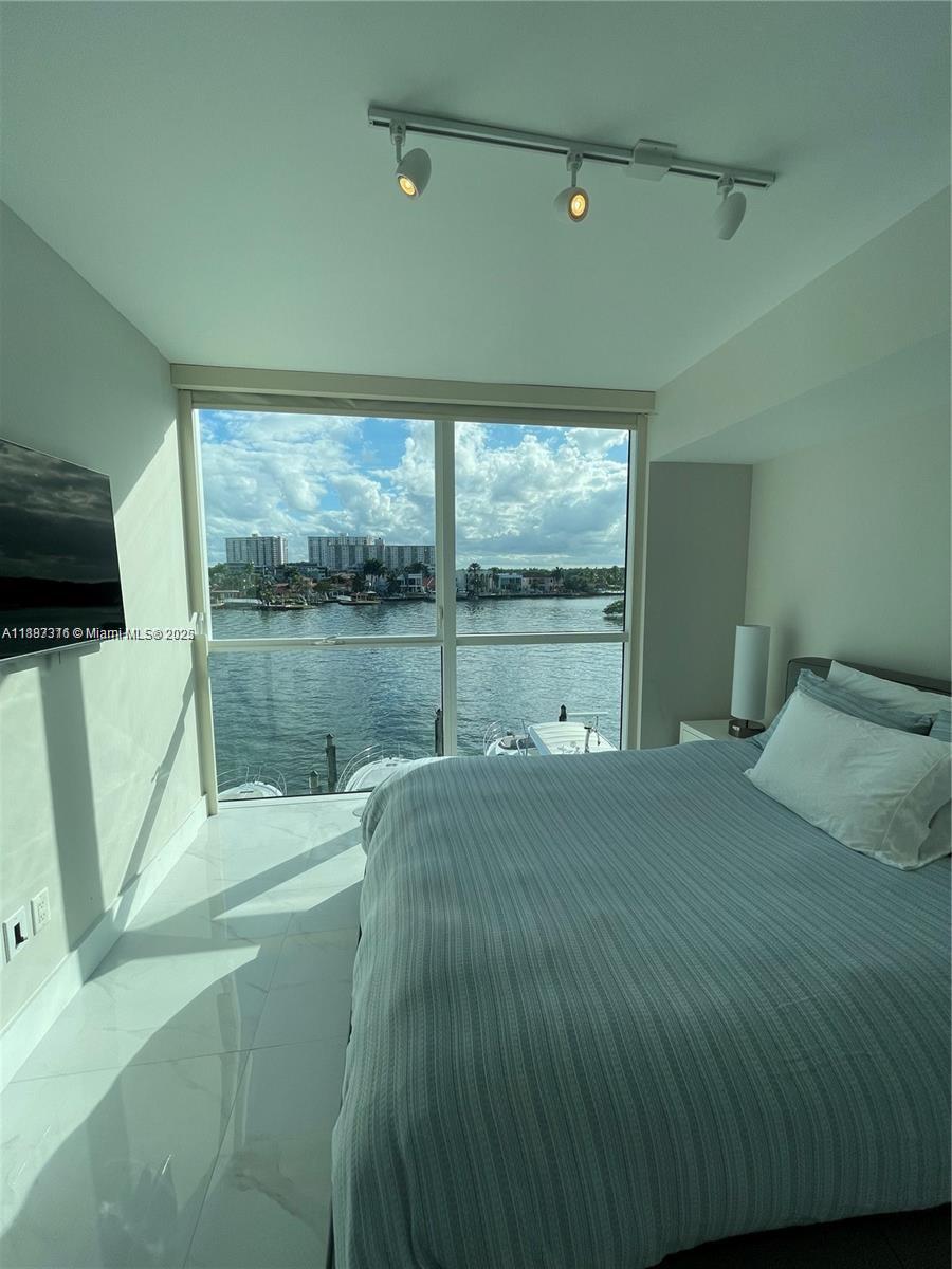 400 SUNNY ISLES CONDO EAS - Residential Lease