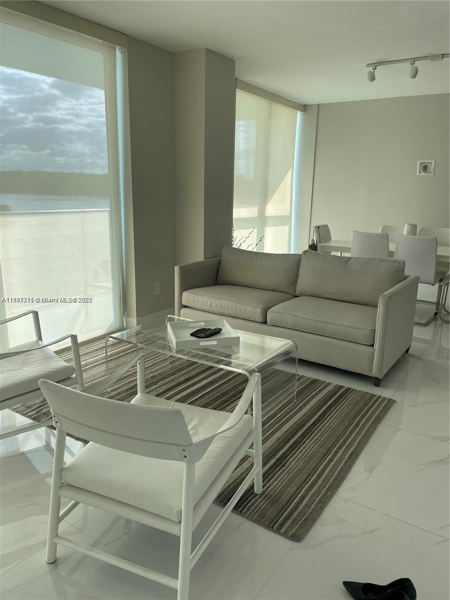 400 SUNNY ISLES CONDO EAS - Residential Lease