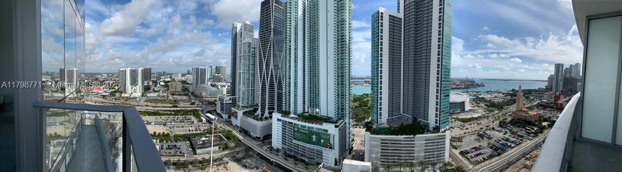 PARAMOUNT MIAMI WORLDCENT - Residential Lease