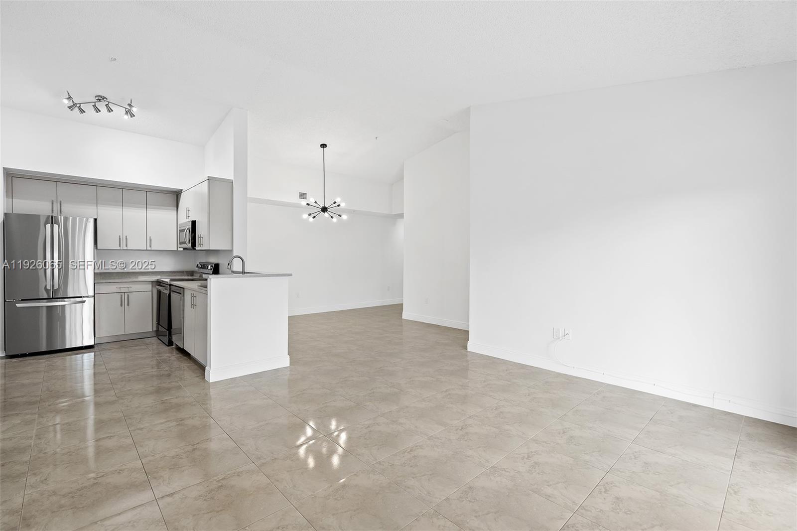 COURTYARDS AT DAVIE CONDO - Residential