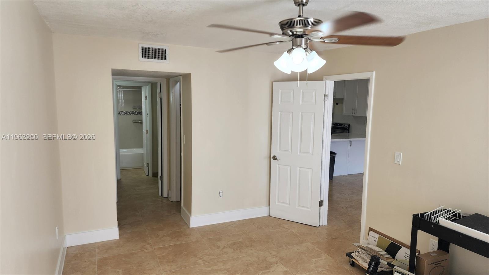 LUXURY CORAL LIVING CONDO - Residential